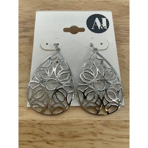 A&I Silver Tone Floral Teardrop Oval Fashion Statement Earrings NEW - Picture 2 of 8